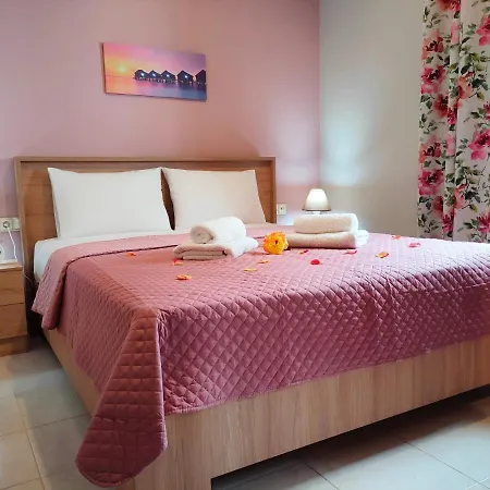 Philoxenia Apartment *